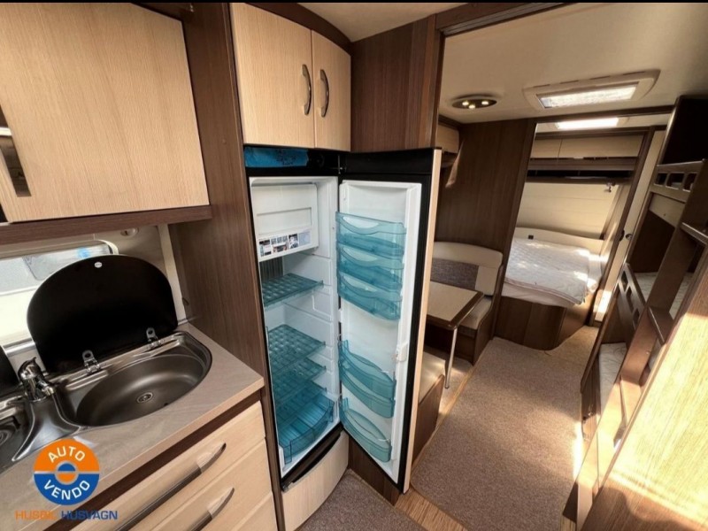 Hobby 720 Ukfe Prestige Matkailuvaunu - Häljarp, Ruotsi