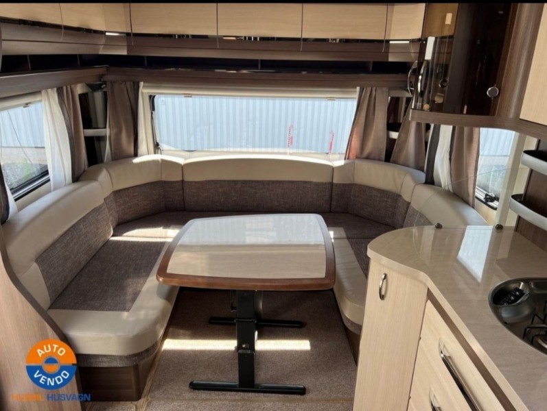Hobby 720 Ukfe Prestige Matkailuvaunu - Häljarp, Ruotsi