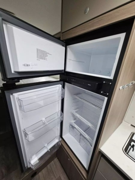 Capron T448 Monikäyttöajoneuvo (Af) 3OV 2184CM3 A Wohnmobil - Espoo, Finnland