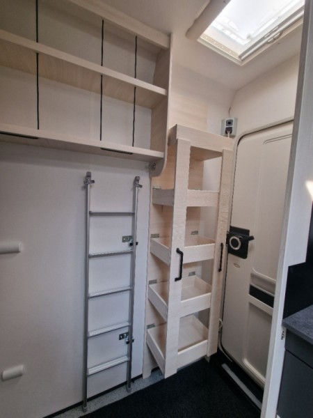 Ford Transit Lava / Alusta 2.0 Ecoblue Wohnmobil - Kempele, Finnland
