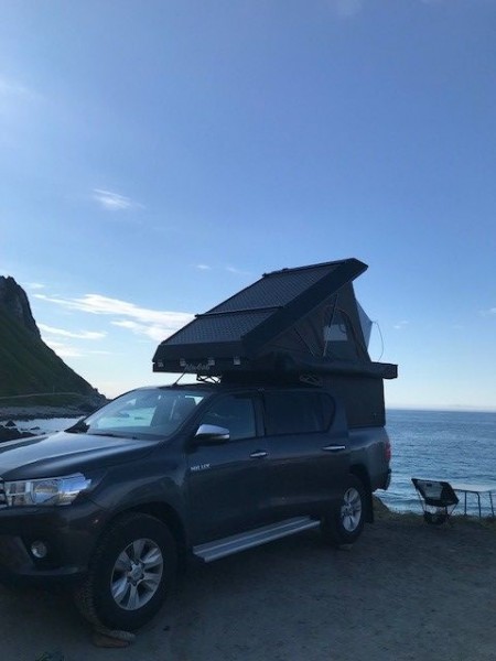 Toyota Hilux Double Cab 2.4 D 4WD Campingbus - Nacka, Schweden