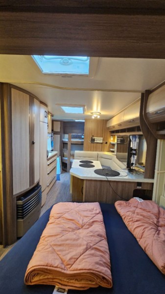 Hobby 560 Kmfe DE Luxe Wohnwagen - Eksjö, Schweden