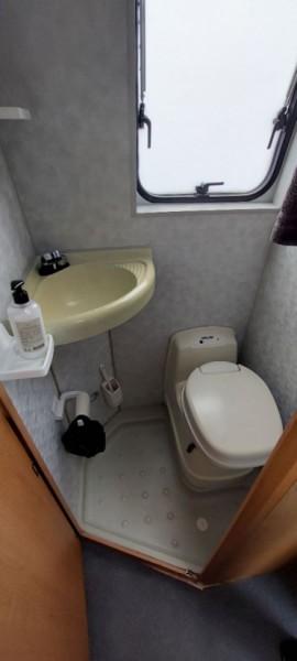 Adria Adriatik Campingbus - Uppsala, Schweden