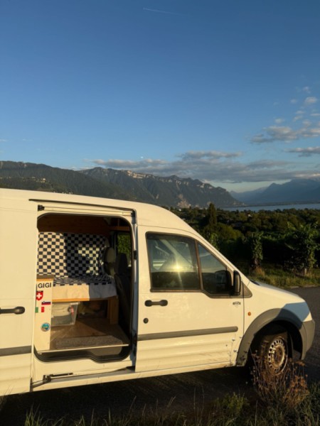 Ford Transit Connect Campervan - La Tour-de-Peilz, Schweiz