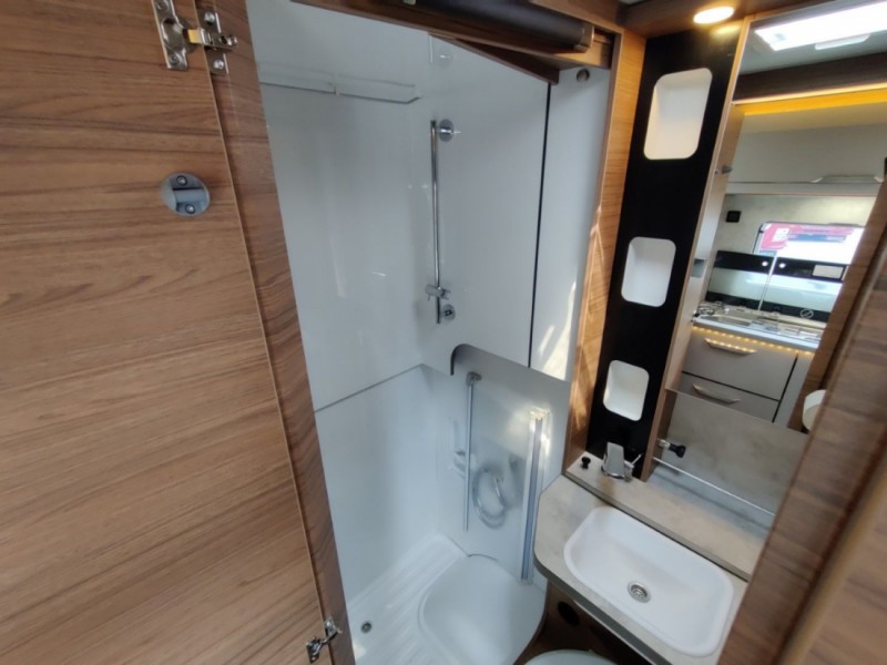 Knaus Tourer Van 500 MQ Wohnmobil - Altendorf, Schweiz