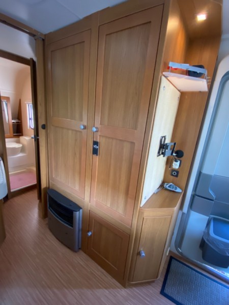 Knaus Azur 500 Caravane - Busswil, Suisse