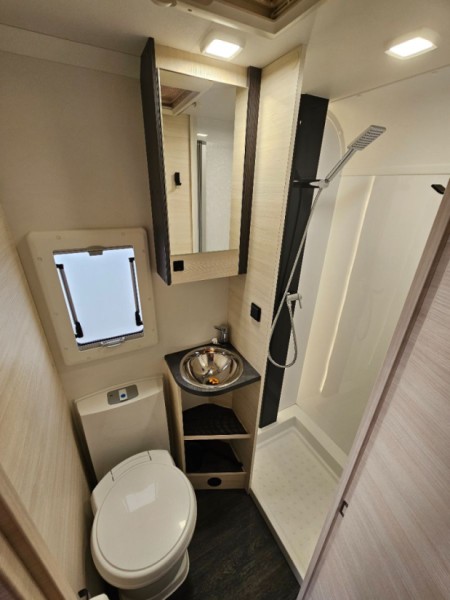 Caravelair Artica 496 Family VIP Wohnwagen - Courgenay, Schweiz