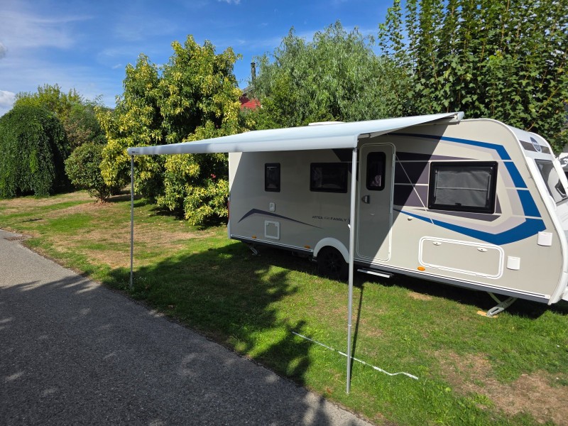 Caravelair Artica 496 Family VIP Wohnwagen - Courgenay, Schweiz
