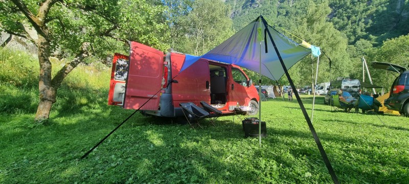 Opel Vivaro Van 2.0 CDTI Campingbus - Västerås, Schweden