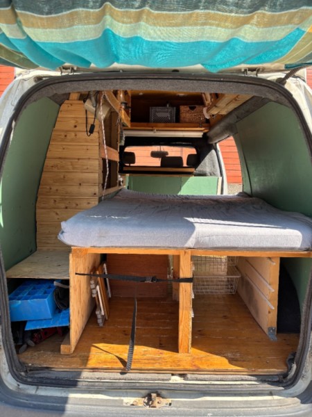 Toyota Hiace IV Umpikori 2.4 D Campingbus - Helsinki, Finnland