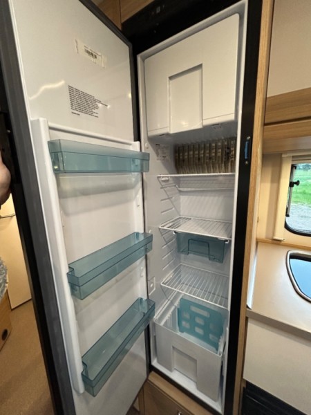 Dethleffs Camper 650 FMK Snow Plus Wohnwagen - Uddevalla, Schweden