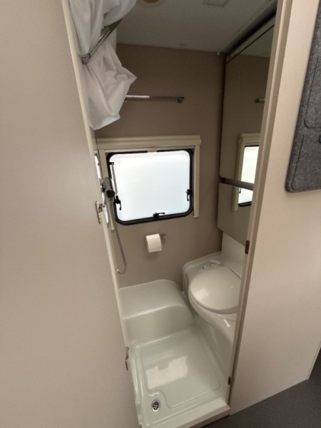 Adria Adora 502 UL Wohnwagen - Niederuzwil, Schweiz