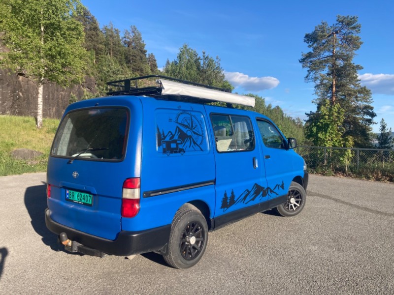 Toyota Hiace 4WD Campingbus - Rykkinn, Norwegen