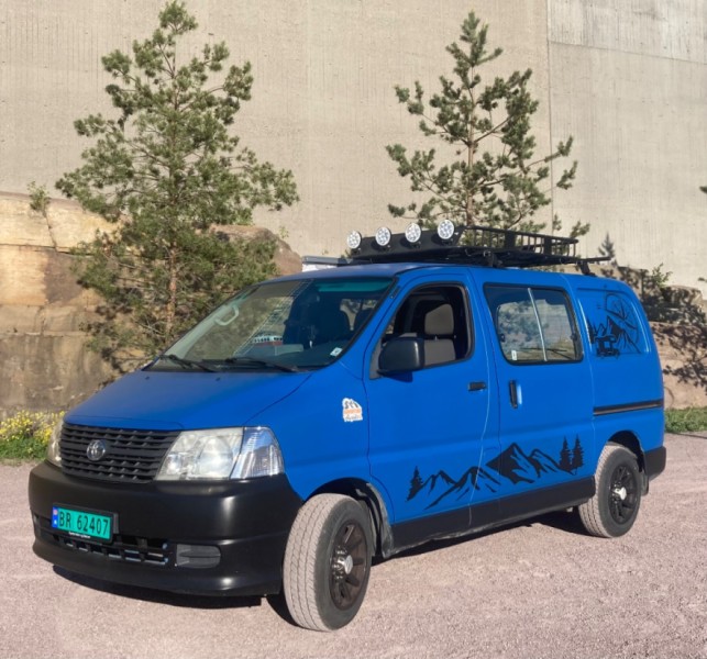 Toyota Hiace 4WD Campingbus - Rykkinn, Norwegen