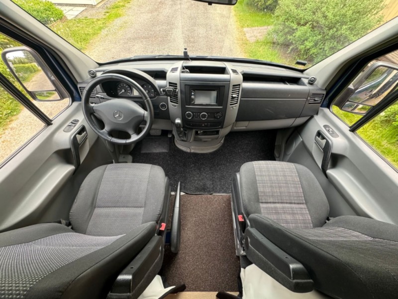 Mercedes-Benz Sprinter 3-T Umpikori 216 CDI Campingbus - Turku, Finnland