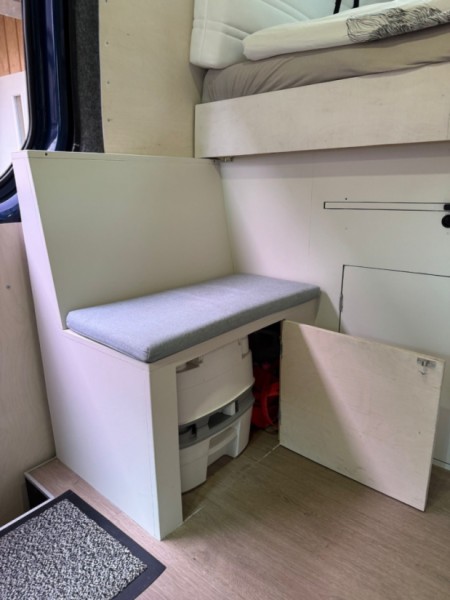Mercedes-Benz Sprinter 3-T Umpikori 216 CDI Campingbus - Turku, Finnland
