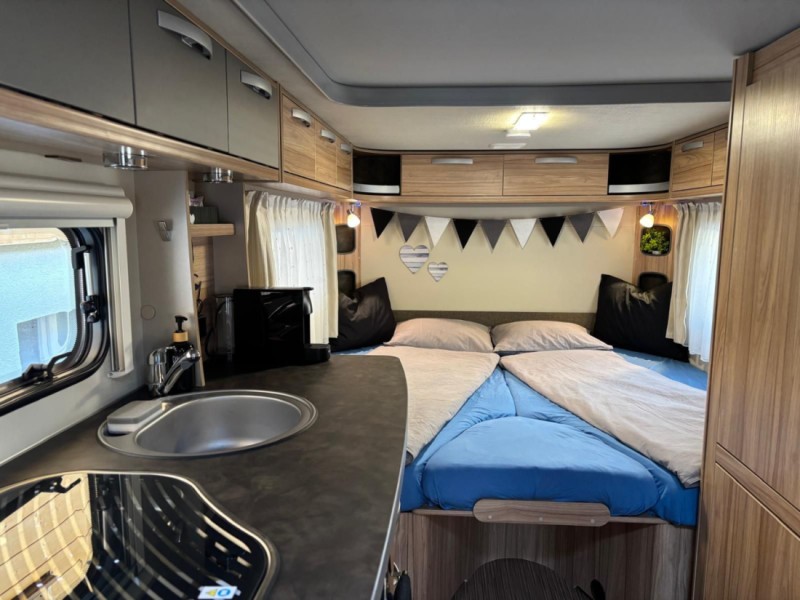 Eriba Feeling 442 Caravane - Erlenbach i.S., Suisse