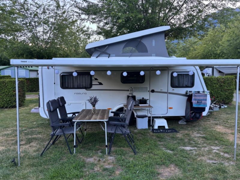 Eriba Feeling 442 Caravane - Erlenbach i.S., Suisse