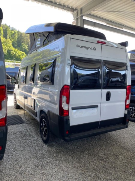 Fiat Sunlight Adventure Cliff 600 avec toit relevable, porteur Fiat Ducato 140 cv Campingbus - Corminboeuf, Schweiz