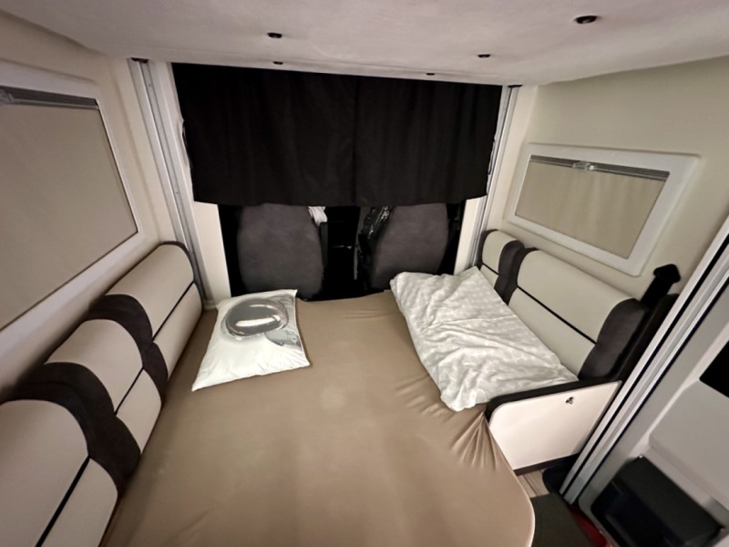McLouis MC4 337 Slim Wohnmobil - Meyrin, Schweiz