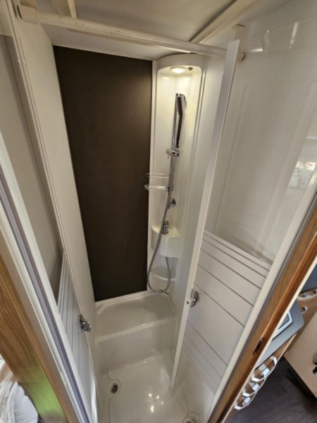 Adria Matrix 670 SL Wohnmobil - Täby, Schweden