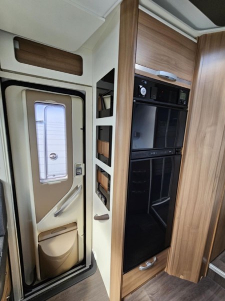 Adria Matrix 670 SL Wohnmobil - Täby, Schweden