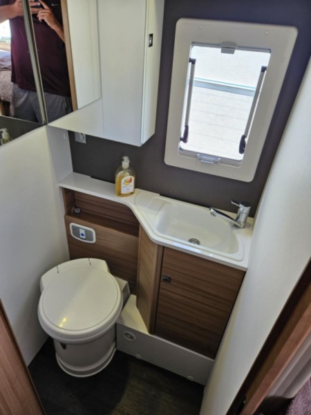 Adria Matrix 670 SL Wohnmobil - Täby, Schweden