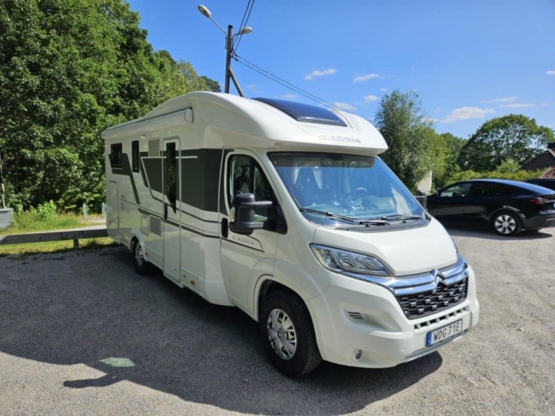 Adria Matrix 670 SL Wohnmobil - Täby, Schweden