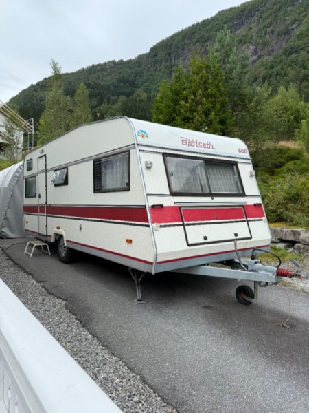 Bjølseth 560 Wohnwagen - Førde, Norwegen