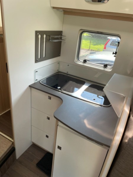 Bürstner Lyseo I 728G integroitu Wohnmobil - Vantaa, Finnland