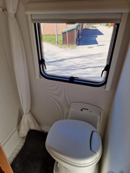 Weinsberg R51 Wohnmobil - Skogås, Schweden