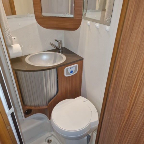 Fiat Ducato Lava / Alusta 130 Multijet 2.3 D Wohnmobil - Turku, Finnland
