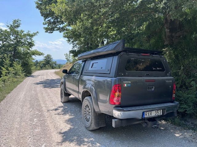 Toyota Hilux Double Cab 2.5 D-4D 4X4 Campingbus - Stocksund, Schweden