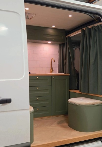 Renault Master Van 2.3 dCi Campingbus - Vikingstad, Schweden