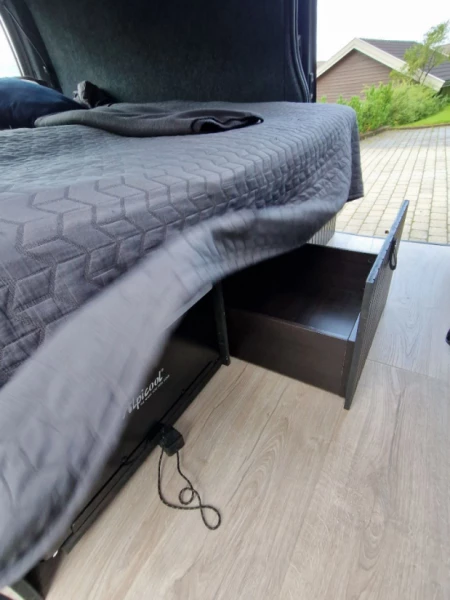 Toyota Hiace 4WD Campingbus - Ranheim, Norwegen