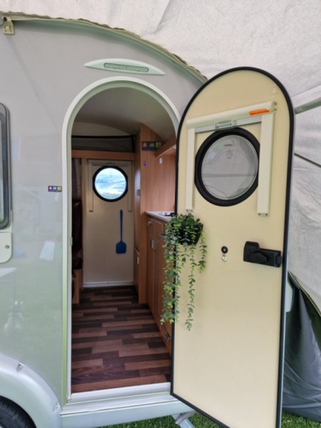 Tabbert W21 TaB 320 RS Caravane - Menznau, Suisse