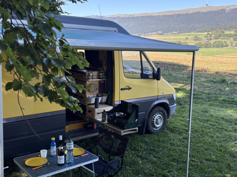 Mercedes Sprinter Campingbus - Lamboing, Schweiz