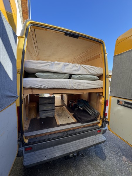 Mercedes Sprinter Campingbus - Lamboing, Schweiz
