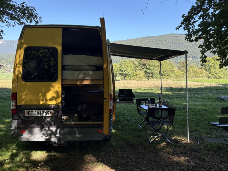 Mercedes Sprinter Campingbus - Lamboing, Schweiz
