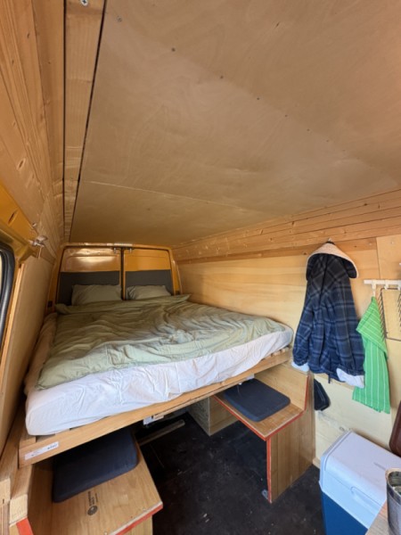 Mercedes Sprinter Campingbus - Lamboing, Schweiz