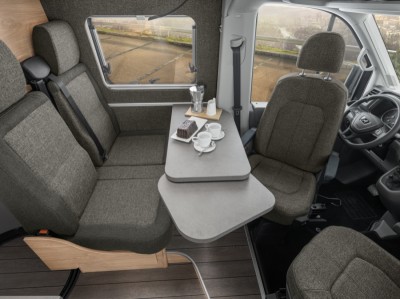 Knaus Boxdrive Retkeilyauto - Bosau, Saksa