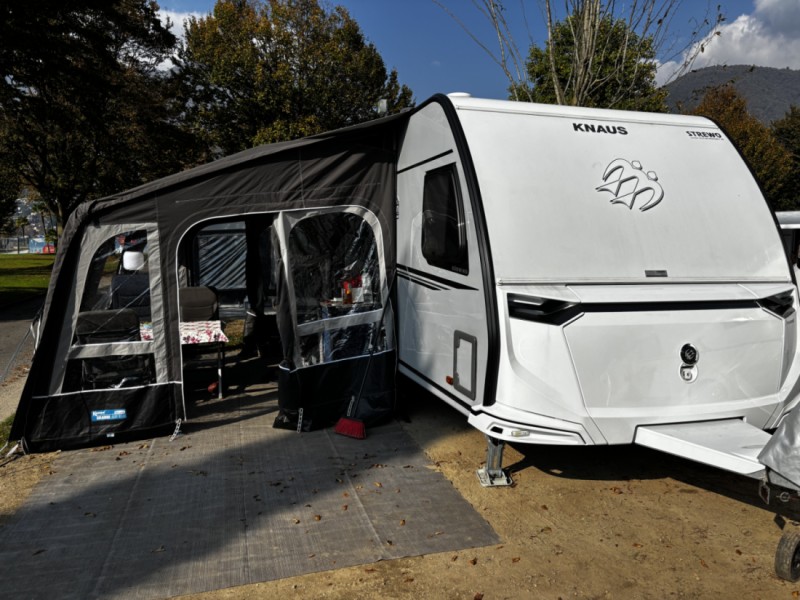 Knaus Südwind FDK 540 Caravane - Adligenswil, Suisse