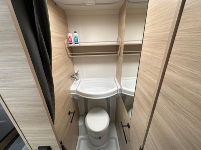 Caravelair Alba 426 Family Style Wohnwagen - Corgémont, Schweiz