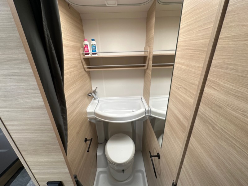 Caravelair Alba 426 Family Style Wohnwagen - Corgémont, Schweiz