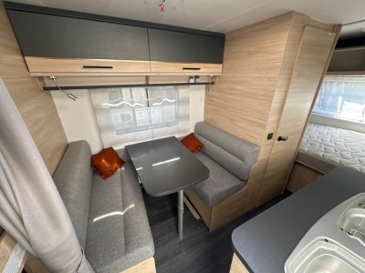 Caravelair Alba 426 Family Style Wohnwagen - Corgémont, Schweiz
