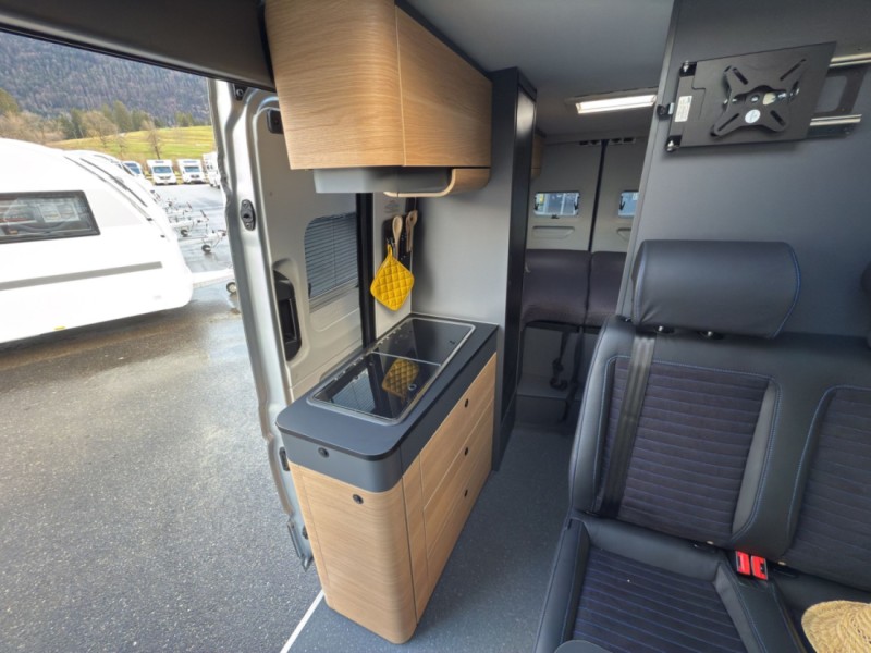 Adria Twin Max 680 SLB Husbil - Corgémont, Schweiz