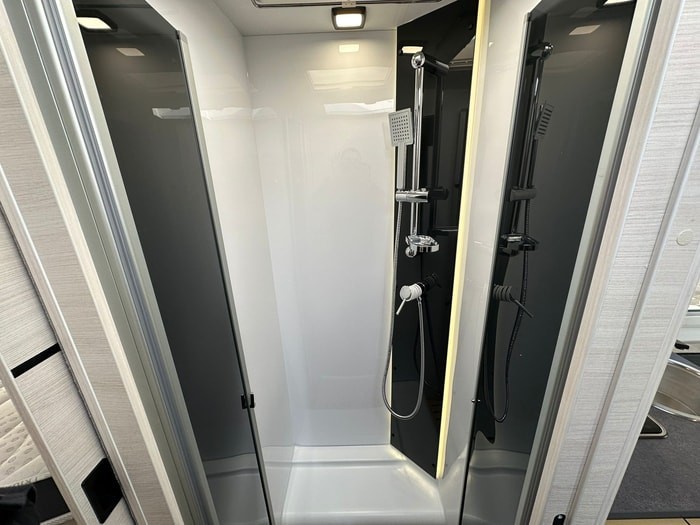 Chausson 777 Titanium Ultimate Wohnmobil - Corgémont, Schweiz