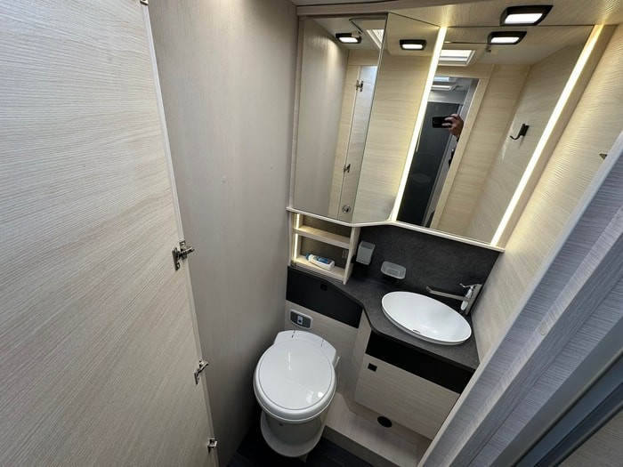Chausson 777 Titanium Ultimate Wohnmobil - Corgémont, Schweiz
