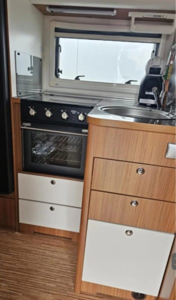 Fiat Adria Matrix Matkailuauto - Adlikon bei Regensdorf, Sveitsi