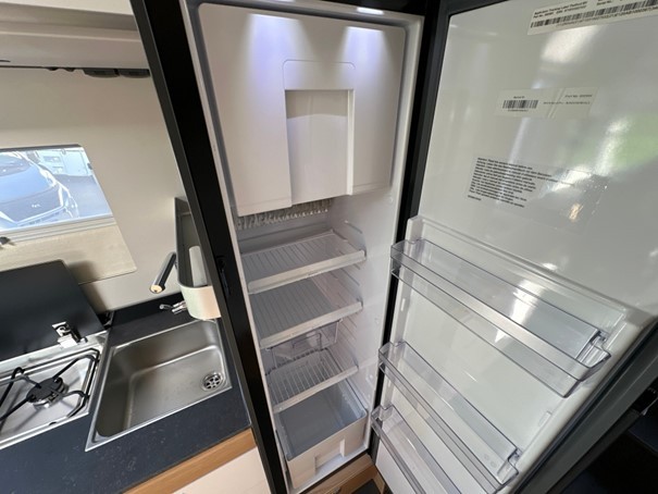 Adria Sonic Plus 600 SL Husbil - Corgémont, Schweiz